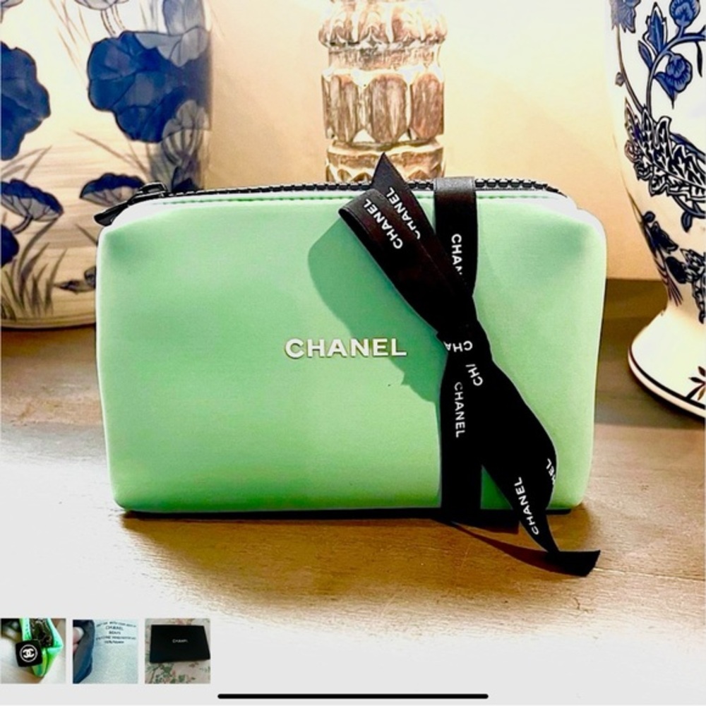 Chanel Cosmetics Bag Clutch Gift Bag - Picture 1 of 6